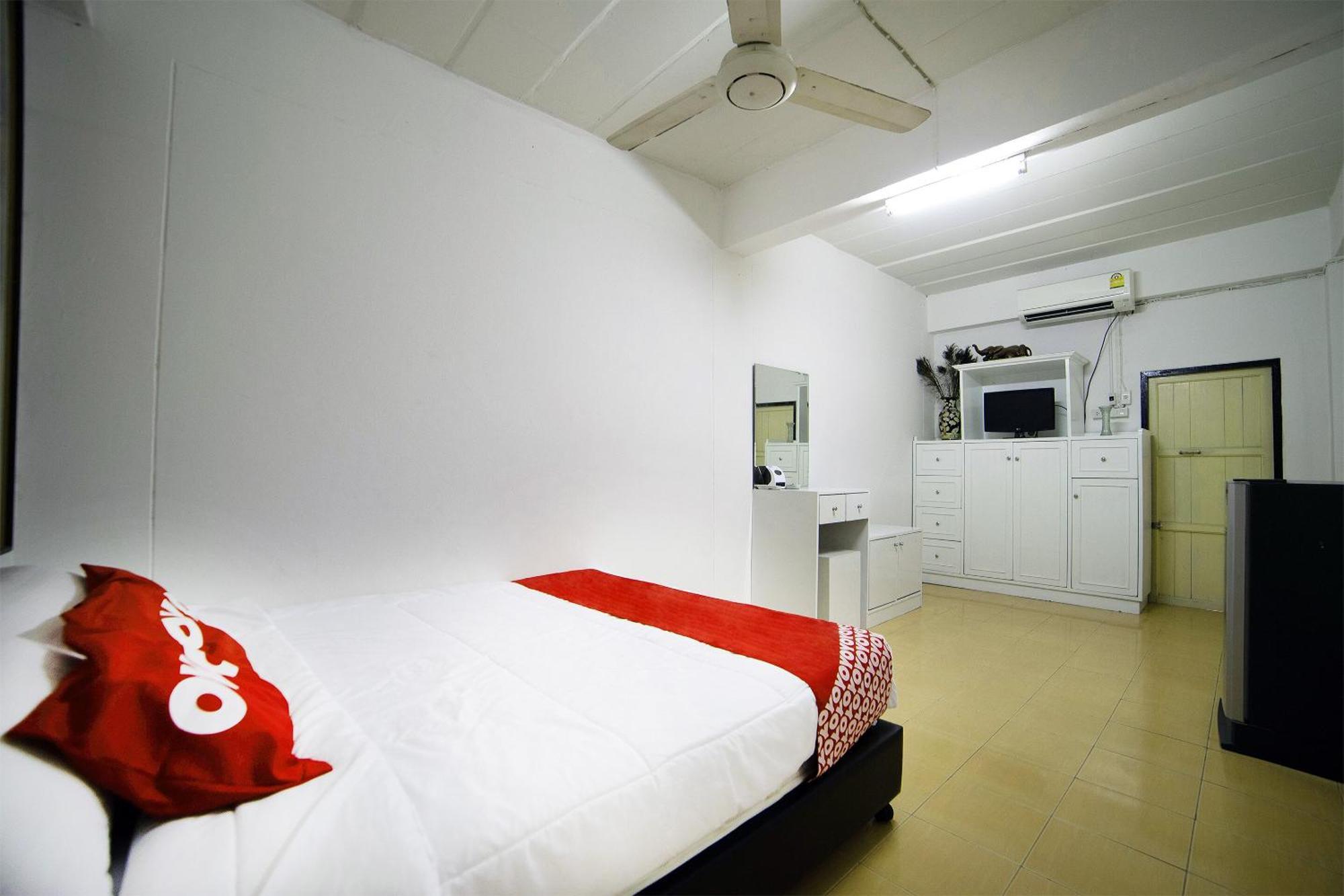 Oyo 560 Chang Hostel Suvarnabhumi Bangkok Exterior photo