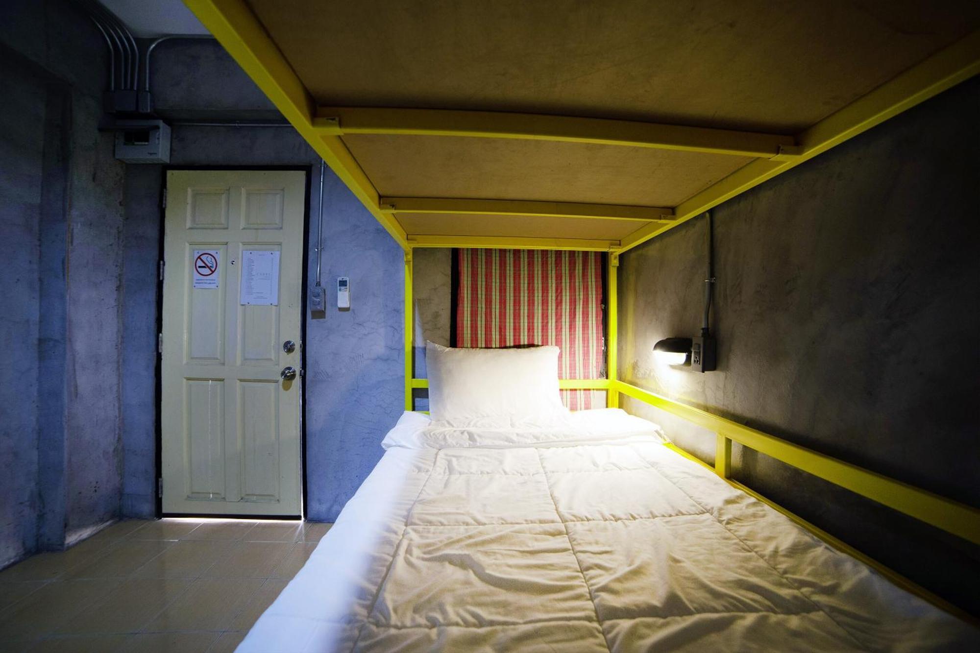 Oyo 560 Chang Hostel Suvarnabhumi Bangkok Exterior photo